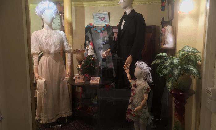 Victorian Parlour room diorama with a family celebrating christmas
